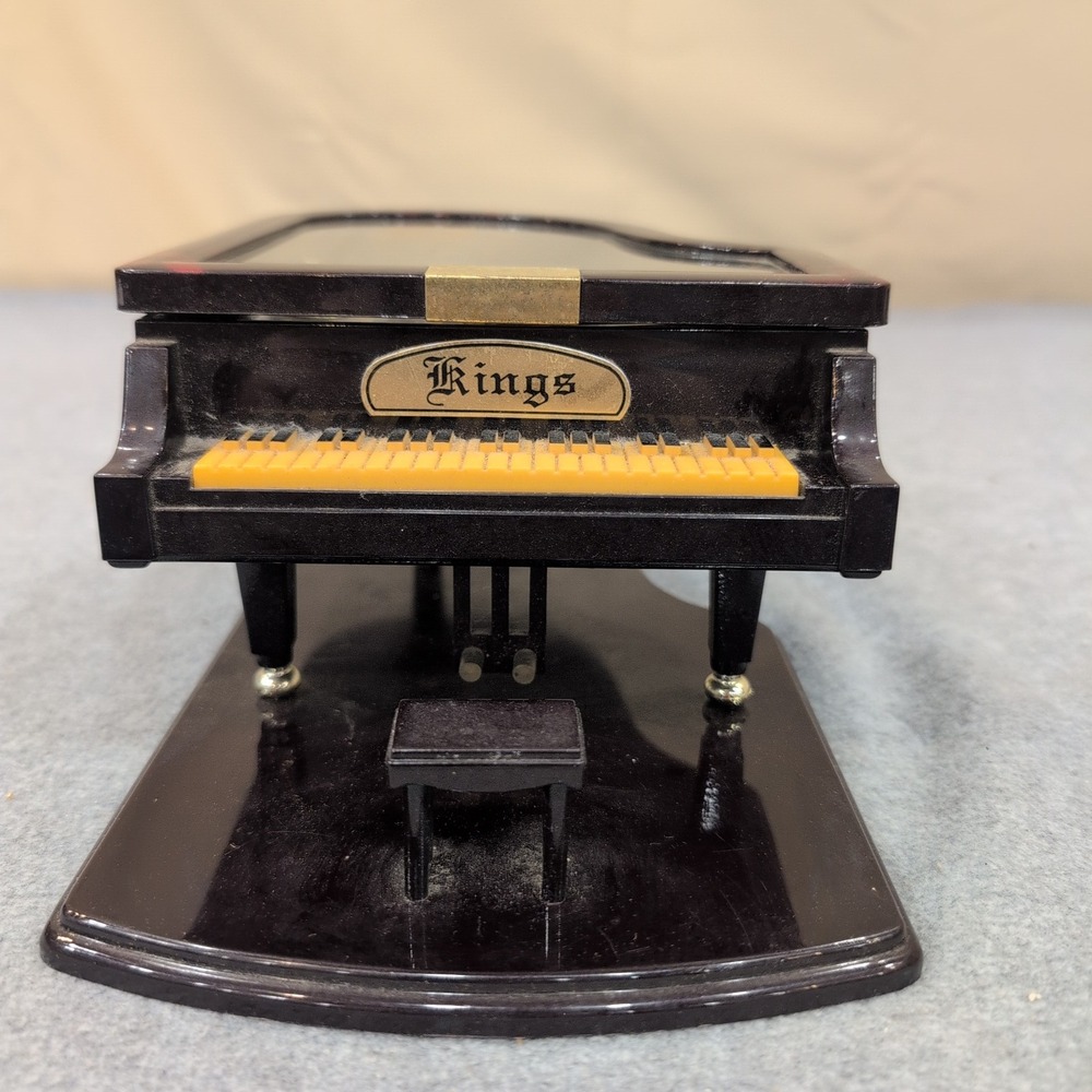 Kings Black Musical Grand Piano Trinket Box Hinged Lid Plays Music - READ: Dusty - Picture 2 of 8